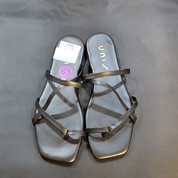BRAND NEW UNISA SQUARE OPEN TOE WOMEN"S FLAT SANDAL - Picture 3 of 15